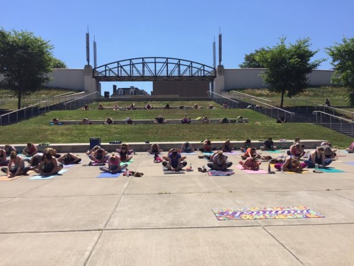 YOGAonRIVER